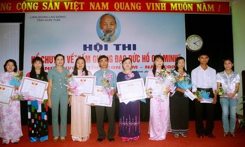 Phụ nữ tỉnh Kon Tum học và làm theo gương Bác Hồ